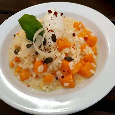 Гостевой дом Penzion A Restaurace Fara Krasno
